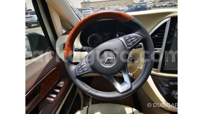 Big with watermark mercedes benz vito bujumbura import dubai 5042