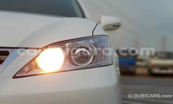 Acheter Import Voiture Lexus ES Blanc à Import - Dubai, Bujumbura Acheter Import Voiture Lexus ES Blanc à Import - Dubai, Bujumbura