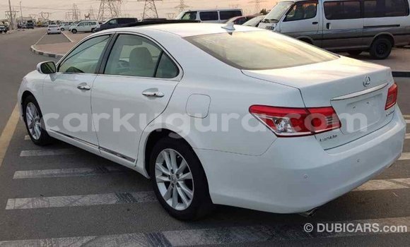 Acheter Import Voiture Lexus ES Blanc à Import - Dubai, Bujumbura Acheter Import Voiture Lexus ES Blanc à Import - Dubai, Bujumbura