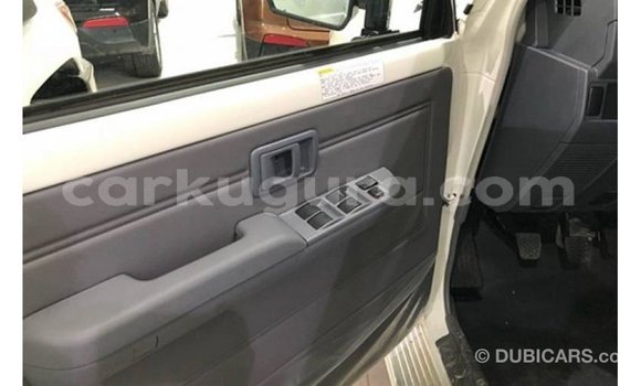 Nunua Imported Toyota Land Cruiser Nyeupe Gari ndani ya Import - Dubai nchini Bujumbura Nunua Imported Toyota Land Cruiser Nyeupe Gari ndani ya Import - Dubai nchini Bujumbura