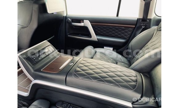 Acheter Import Voiture Toyota Land Cruiser Noir à Import - Dubai, Bujumbura Acheter Import Voiture Toyota Land Cruiser Noir à Import - Dubai, Bujumbura