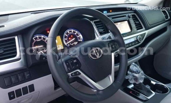 Buy Import Toyota Highlander Other Car in Import - Dubai in Bujumbura Buy Import Toyota Highlander Other Car in Import - Dubai in Bujumbura