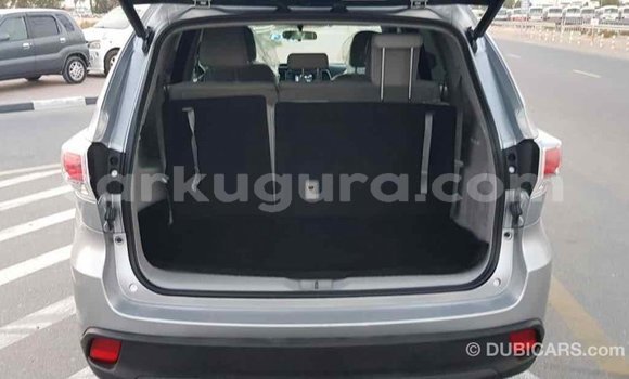 Buy Import Toyota Highlander Other Car in Import - Dubai in Bujumbura Buy Import Toyota Highlander Other Car in Import - Dubai in Bujumbura