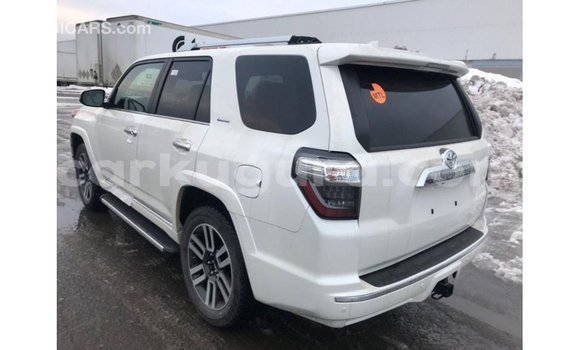 Acheter Import Voiture Toyota 4Runner Blanc à Import - Dubai, Bujumbura Acheter Import Voiture Toyota 4Runner Blanc à Import - Dubai, Bujumbura