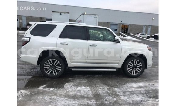 Nunua Imported Toyota 4Runner Nyeupe Gari ndani ya Import - Dubai nchini Bujumbura Nunua Imported Toyota 4Runner Nyeupe Gari ndani ya Import - Dubai nchini Bujumbura