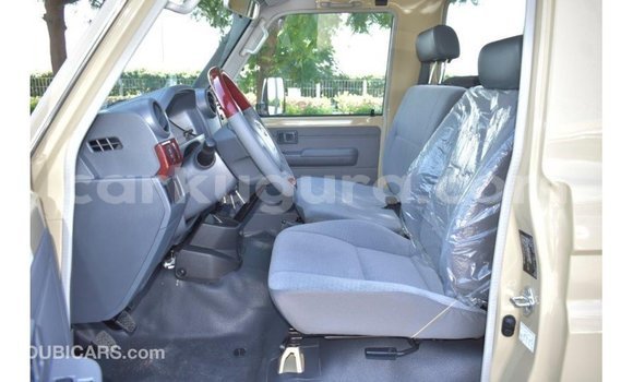 Acheter Import Voiture Toyota Land Cruiser Beige à Import - Dubai, Bujumbura Acheter Import Voiture Toyota Land Cruiser Beige à Import - Dubai, Bujumbura