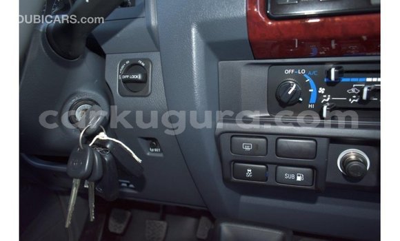 Acheter Import Voiture Toyota Land Cruiser Beige à Import - Dubai, Bujumbura Acheter Import Voiture Toyota Land Cruiser Beige à Import - Dubai, Bujumbura