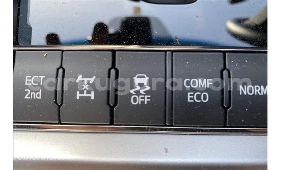 Acheter Import Voiture Toyota Land Cruiser Noir à Import - Dubai, Bujumbura Acheter Import Voiture Toyota Land Cruiser Noir à Import - Dubai, Bujumbura