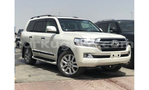 Acheter Import Voiture Toyota Land Cruiser Blanc à Import - Dubai, Bujumbura Acheter Import Voiture Toyota Land Cruiser Blanc à Import - Dubai, Bujumbura