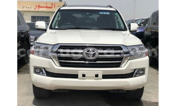 Acheter Import Voiture Toyota Land Cruiser Blanc à Import - Dubai, Bujumbura Acheter Import Voiture Toyota Land Cruiser Blanc à Import - Dubai, Bujumbura