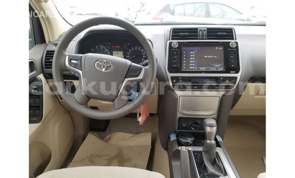 Nunua Imported Toyota Prado Nyeusi Gari ndani ya Import - Dubai nchini Bujumbura Nunua Imported Toyota Prado Nyeusi Gari ndani ya Import - Dubai nchini Bujumbura