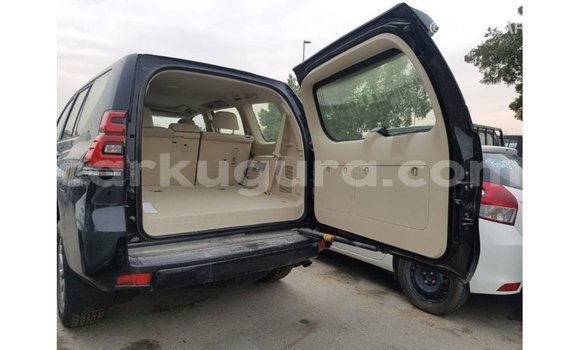 Nunua Imported Toyota Prado Nyeusi Gari ndani ya Import - Dubai nchini Bujumbura Nunua Imported Toyota Prado Nyeusi Gari ndani ya Import - Dubai nchini Bujumbura