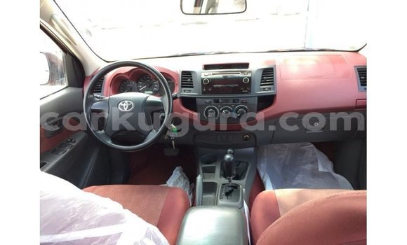 Nunua Imported Toyota Hilux Nyekundu Gari ndani ya Import - Dubai nchini Bujumbura Nunua Imported Toyota Hilux Nyekundu Gari ndani ya Import - Dubai nchini Bujumbura