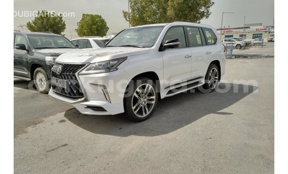 Acheter Import Voiture Lexus LX Blanc à Import - Dubai, Bujumbura Acheter Import Voiture Lexus LX Blanc à Import - Dubai, Bujumbura