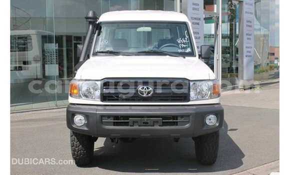 Nunua Imported Toyota Land Cruiser Nyeupe Gari ndani ya Import - Dubai nchini Bujumbura Nunua Imported Toyota Land Cruiser Nyeupe Gari ndani ya Import - Dubai nchini Bujumbura