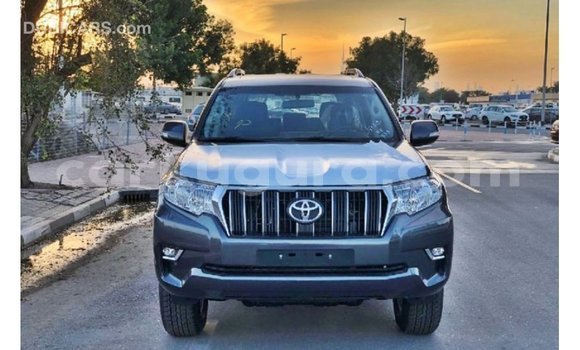 Nunua Imported Toyota Prado Nyeusi Gari ndani ya Import - Dubai nchini Bujumbura Nunua Imported Toyota Prado Nyeusi Gari ndani ya Import - Dubai nchini Bujumbura