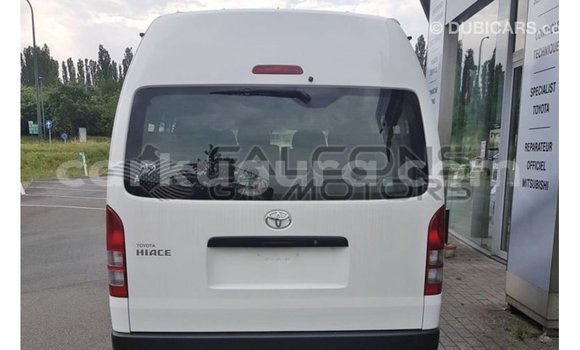Nunua Imported Toyota Hiace Nyeupe Gari ndani ya Import - Dubai nchini Bujumbura Nunua Imported Toyota Hiace Nyeupe Gari ndani ya Import - Dubai nchini Bujumbura