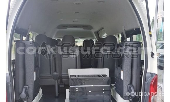 Nunua Imported Toyota Hiace Nyeupe Gari ndani ya Import - Dubai nchini Bujumbura Nunua Imported Toyota Hiace Nyeupe Gari ndani ya Import - Dubai nchini Bujumbura