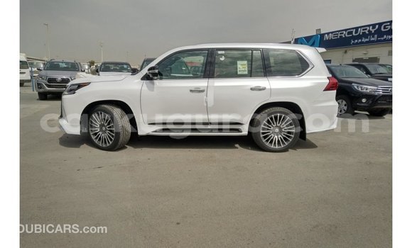 Nunua Imported Lexus LX Nyeupe Gari ndani ya Import - Dubai nchini Bujumbura Nunua Imported Lexus LX Nyeupe Gari ndani ya Import - Dubai nchini Bujumbura