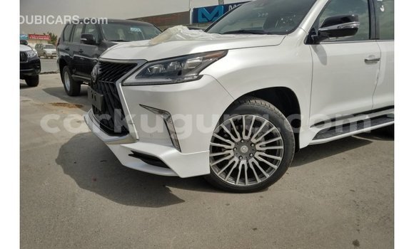 Acheter Import Voiture Lexus LX Blanc à Import - Dubai, Bujumbura