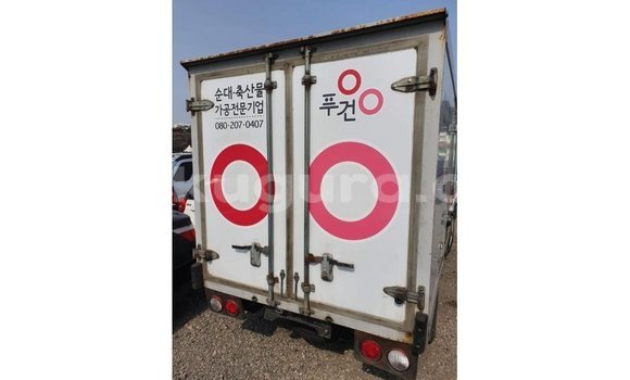 Acheter Import Voiture Kia Carens Blanc à Import - Dubai, Bujumbura Acheter Import Voiture Kia Carens Blanc à Import - Dubai, Bujumbura