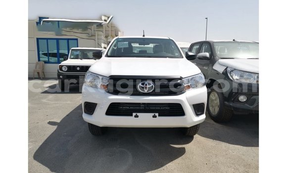 Acheter Import Voiture Toyota Hilux Blanc à Import - Dubai, Bujumbura Acheter Import Voiture Toyota Hilux Blanc à Import - Dubai, Bujumbura