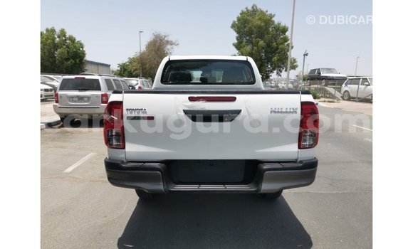 Acheter Import Voiture Toyota Hilux Blanc à Import - Dubai, Bujumbura Acheter Import Voiture Toyota Hilux Blanc à Import - Dubai, Bujumbura
