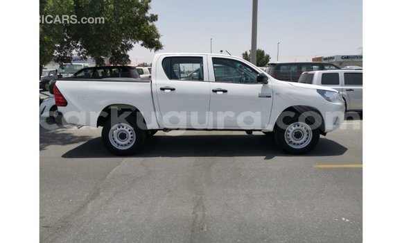 Acheter Import Voiture Toyota Hilux Blanc à Import - Dubai, Bujumbura Acheter Import Voiture Toyota Hilux Blanc à Import - Dubai, Bujumbura