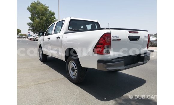 Acheter Import Voiture Toyota Hilux Blanc à Import - Dubai, Bujumbura Acheter Import Voiture Toyota Hilux Blanc à Import - Dubai, Bujumbura