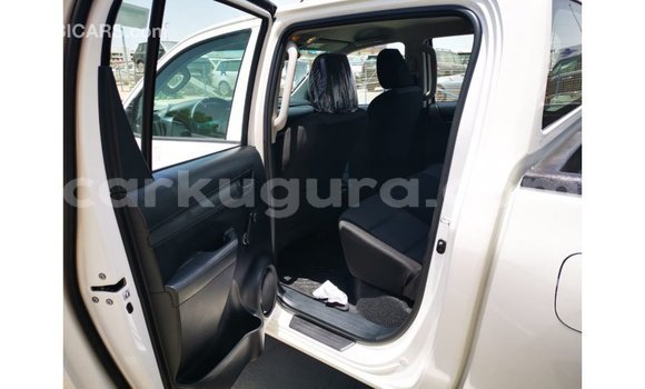Acheter Import Voiture Toyota Hilux Blanc à Import - Dubai, Bujumbura Acheter Import Voiture Toyota Hilux Blanc à Import - Dubai, Bujumbura