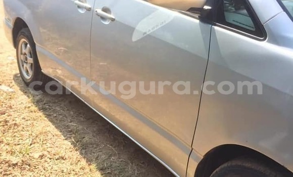 Nunua Ilio tumika Toyota Voxy Fedha Gari ndani ya Bujumbura nchini Bujumbura Nunua Ilio tumika Toyota Voxy Fedha Gari ndani ya Bujumbura nchini Bujumbura