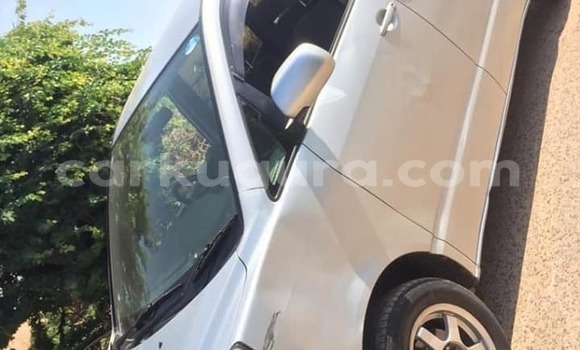 Nunua Ilio tumika Toyota Voxy Fedha Gari ndani ya Bujumbura nchini Bujumbura Nunua Ilio tumika Toyota Voxy Fedha Gari ndani ya Bujumbura nchini Bujumbura