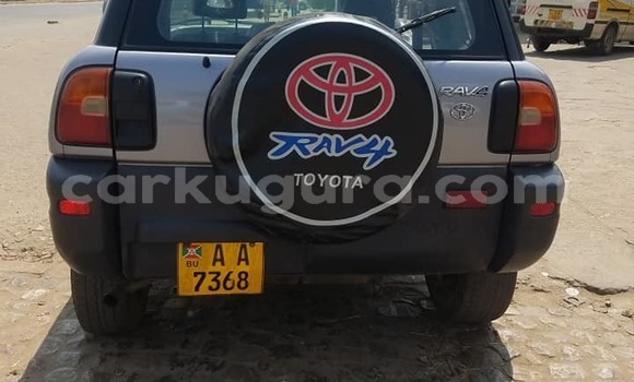 Nunua Ilio tumika Toyota RAV4 Fedha Gari ndani ya Bujumbura nchini Bujumbura Nunua Ilio tumika Toyota RAV4 Fedha Gari ndani ya Bujumbura nchini Bujumbura