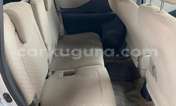 Nunua Ilio tumika Toyota Ractis Fedha Gari ndani ya Bujumbura nchini Bujumbura Nunua Ilio tumika Toyota Ractis Fedha Gari ndani ya Bujumbura nchini Bujumbura