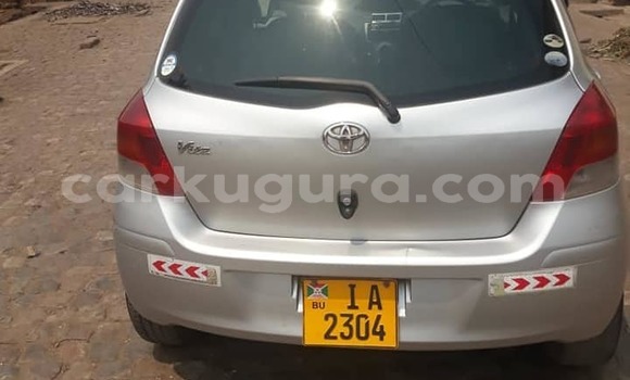 Nunua Ilio tumika Toyota Vitz Fedha Gari ndani ya Bujumbura nchini Bujumbura Nunua Ilio tumika Toyota Vitz Fedha Gari ndani ya Bujumbura nchini Bujumbura