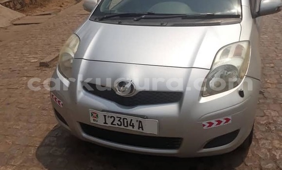 Nunua Ilio tumika Toyota Vitz Fedha Gari ndani ya Bujumbura nchini Bujumbura Nunua Ilio tumika Toyota Vitz Fedha Gari ndani ya Bujumbura nchini Bujumbura