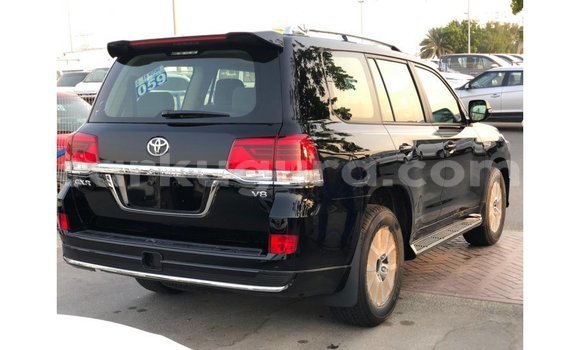Nunua Imported Toyota Land Cruiser Nyeusi Gari ndani ya Import - Dubai nchini Bujumbura Nunua Imported Toyota Land Cruiser Nyeusi Gari ndani ya Import - Dubai nchini Bujumbura