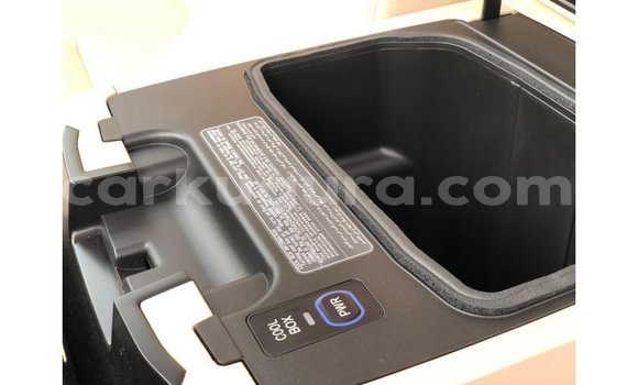 Nunua Imported Toyota Land Cruiser Nyeusi Gari ndani ya Import - Dubai nchini Bujumbura Nunua Imported Toyota Land Cruiser Nyeusi Gari ndani ya Import - Dubai nchini Bujumbura