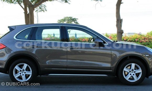 Nunua Imported Porsche Cayenne Brown Gari ndani ya Import - Dubai nchini Bujumbura Nunua Imported Porsche Cayenne Brown Gari ndani ya Import - Dubai nchini Bujumbura