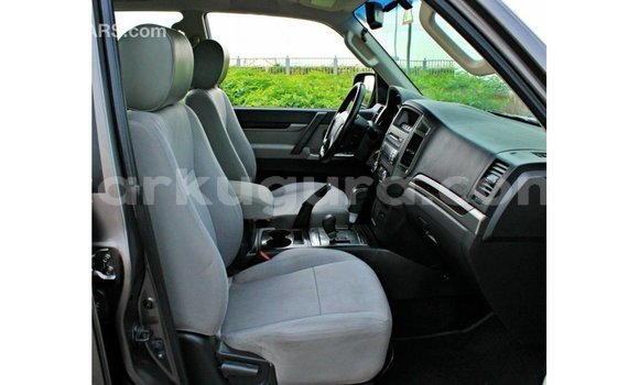 Buy Import Mitsubishi Pajero Brown Car in Import - Dubai in Bujumbura Buy Import Mitsubishi Pajero Brown Car in Import - Dubai in Bujumbura