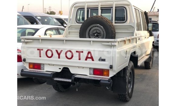 Buy Import Toyota Land Cruiser White Car in Import - Dubai in Bujumbura Buy Import Toyota Land Cruiser White Car in Import - Dubai in Bujumbura
