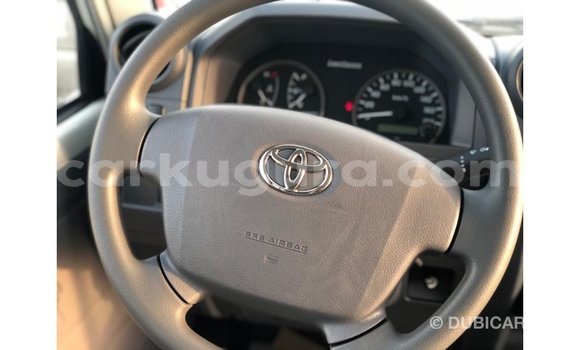 Buy Import Toyota Land Cruiser White Car in Import - Dubai in Bujumbura Buy Import Toyota Land Cruiser White Car in Import - Dubai in Bujumbura