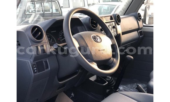 Buy Import Toyota Land Cruiser White Car in Import - Dubai in Bujumbura Buy Import Toyota Land Cruiser White Car in Import - Dubai in Bujumbura