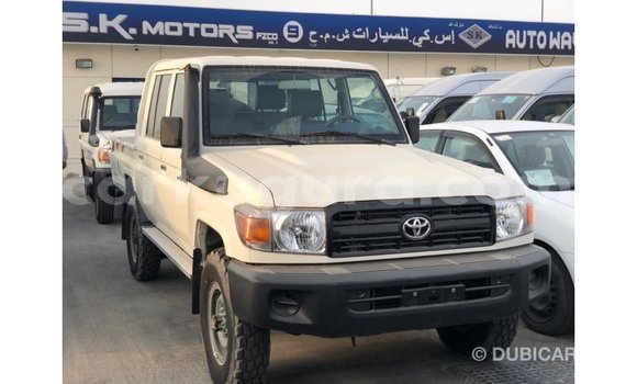 Buy Import Toyota Land Cruiser White Car in Import - Dubai in Bujumbura Buy Import Toyota Land Cruiser White Car in Import - Dubai in Bujumbura