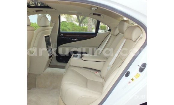 Nunua Imported Lexus LS Nyeupe Gari ndani ya Import - Dubai nchini Bujumbura Nunua Imported Lexus LS Nyeupe Gari ndani ya Import - Dubai nchini Bujumbura