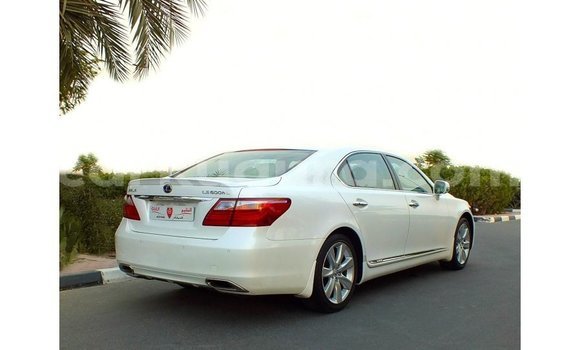 Nunua Imported Lexus LS Nyeupe Gari ndani ya Import - Dubai nchini Bujumbura Nunua Imported Lexus LS Nyeupe Gari ndani ya Import - Dubai nchini Bujumbura