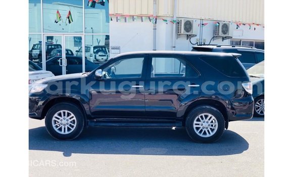 Acheter Import Voiture Toyota Fortuner Noir à Import - Dubai, Bujumbura Acheter Import Voiture Toyota Fortuner Noir à Import - Dubai, Bujumbura