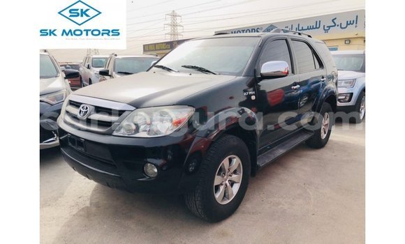 Acheter Import Voiture Toyota Fortuner Noir à Import - Dubai, Bujumbura