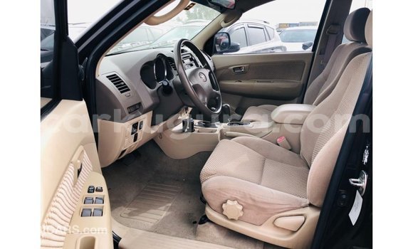 Nunua Imported Toyota Fortuner Nyeusi Gari ndani ya Import - Dubai nchini Bujumbura Nunua Imported Toyota Fortuner Nyeusi Gari ndani ya Import - Dubai nchini Bujumbura