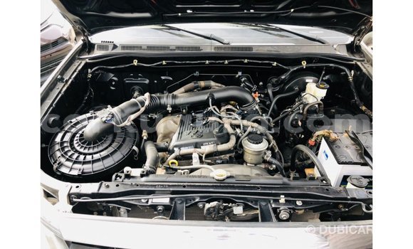 Nunua Imported Toyota Fortuner Nyeusi Gari ndani ya Import - Dubai nchini Bujumbura Nunua Imported Toyota Fortuner Nyeusi Gari ndani ya Import - Dubai nchini Bujumbura